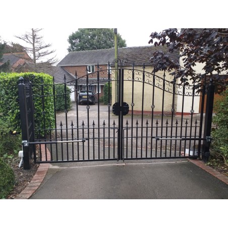 2 Motors Sargon 230v swing gate two wings opener residential